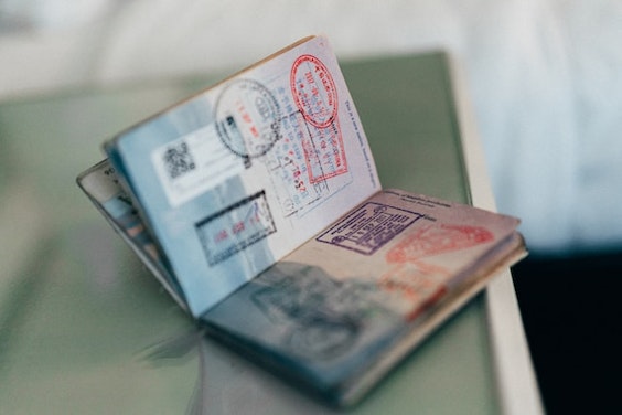 【一時帰国】日本に再入国する場合、ビザは再取得する？みなし再入国許可・再入国許可制度について解説